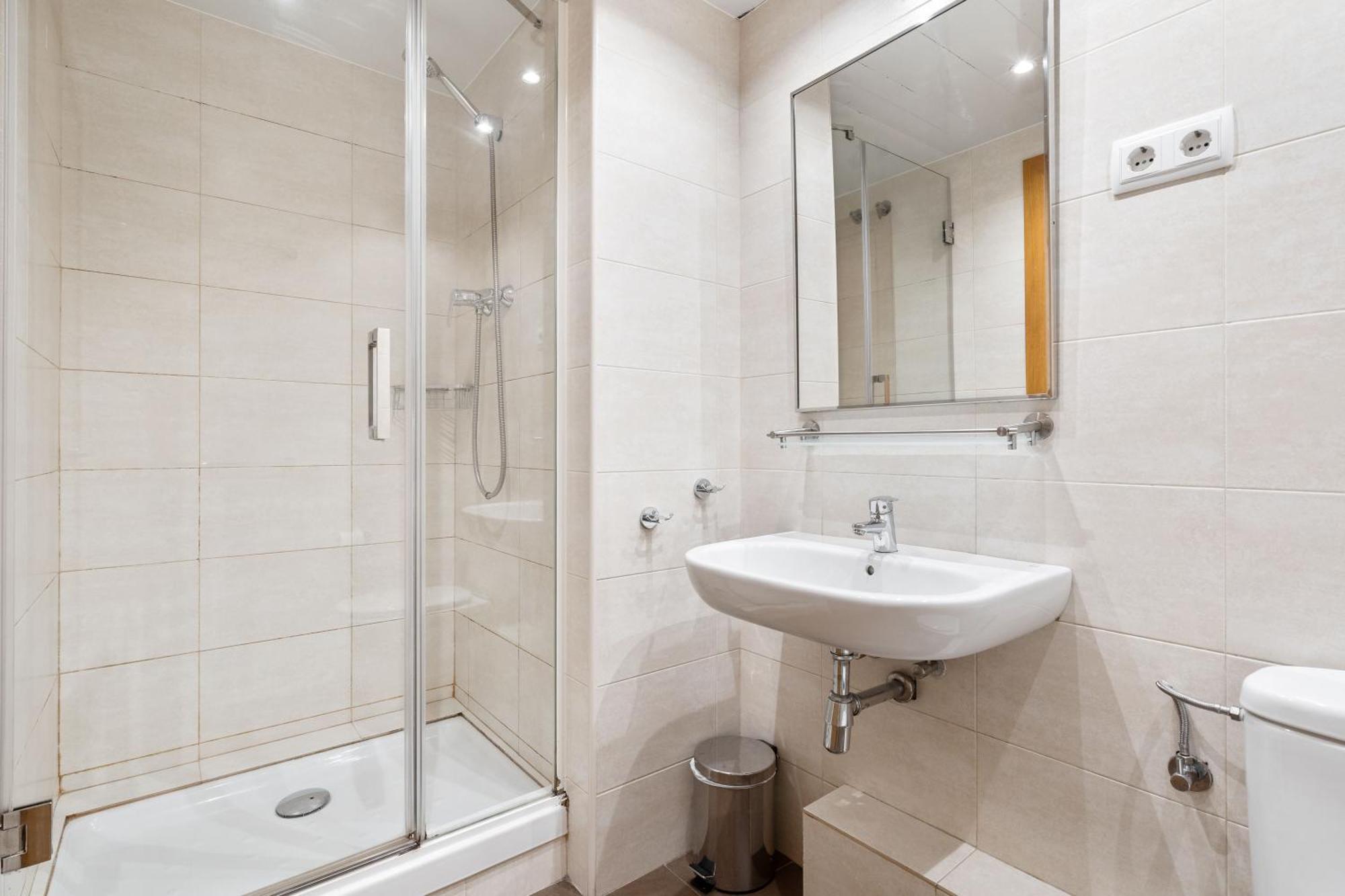 Flateli Pelayo H2 Appartement *